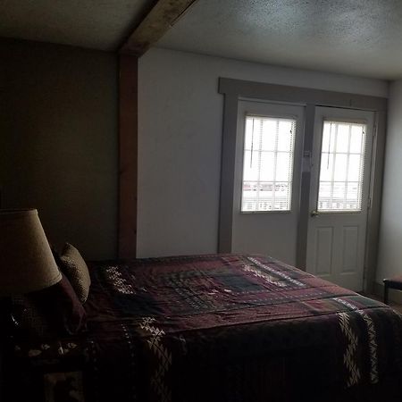 Dakota Spur Hotel Lead Extérieur photo